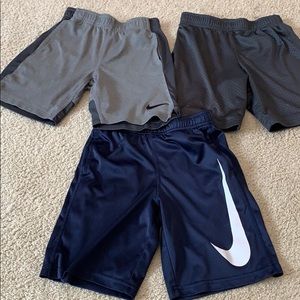 Boys Nike shorts- size 6/7
